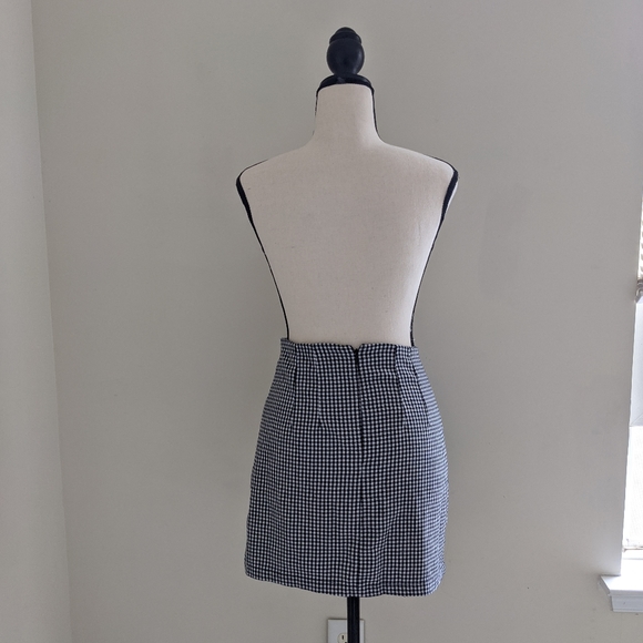 H&M Black + White Gingham Print Mini Skirt - Picture 6 of 6